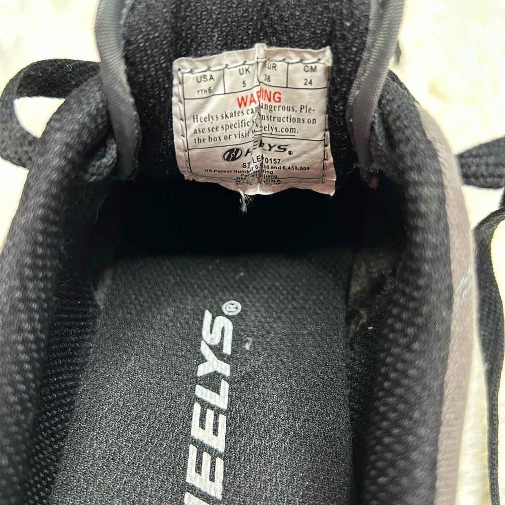 VTG Heelys Gray Size 7 Sneakers with Wheels Classic, Y2K, 00’s